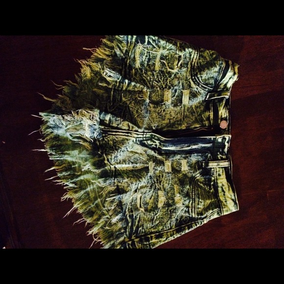 Green high waist shorts