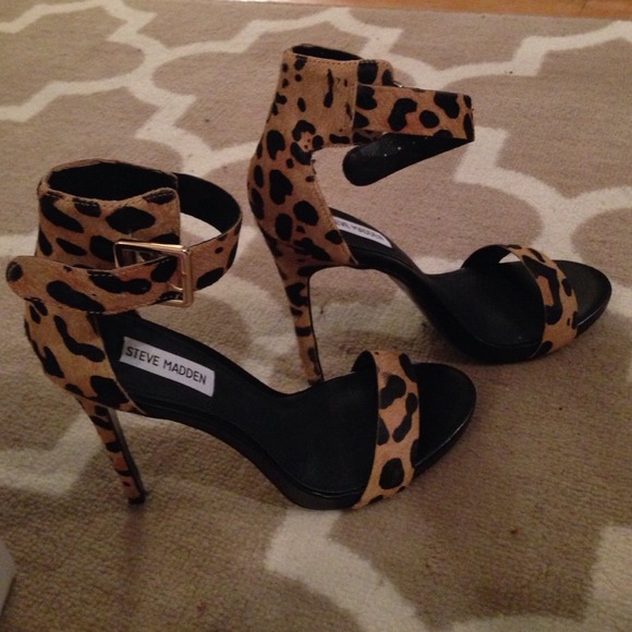 Leopard Strapped High Heels - Picture 2 of 4