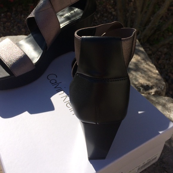 CALVIN KLEIN Gunmetal/Black Elastic Strap Platform - Picture 3 of 4