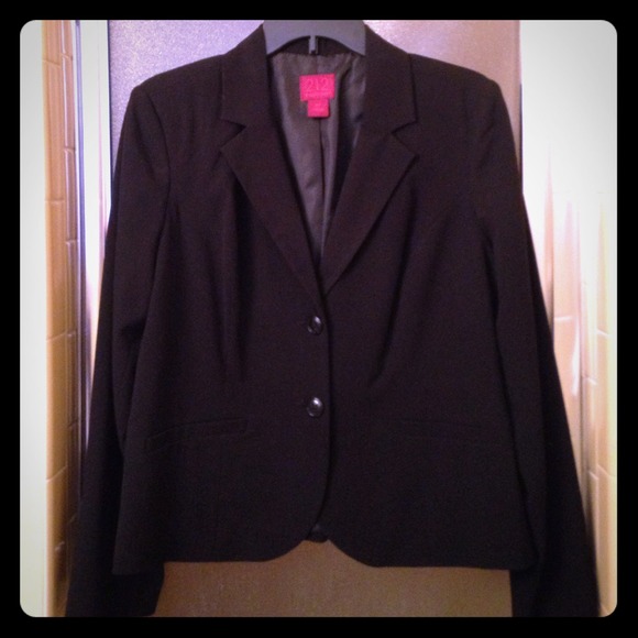 Very clean professional black blazer, pleated back