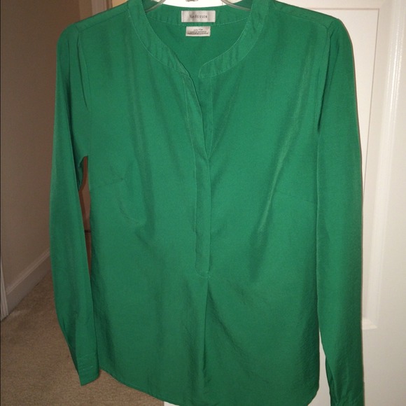 Silk green long sleeve blouse - Picture 1 of 1