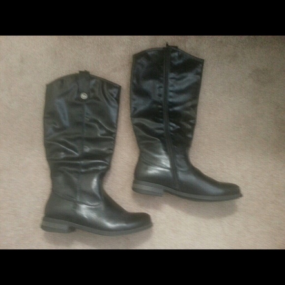 Black boots