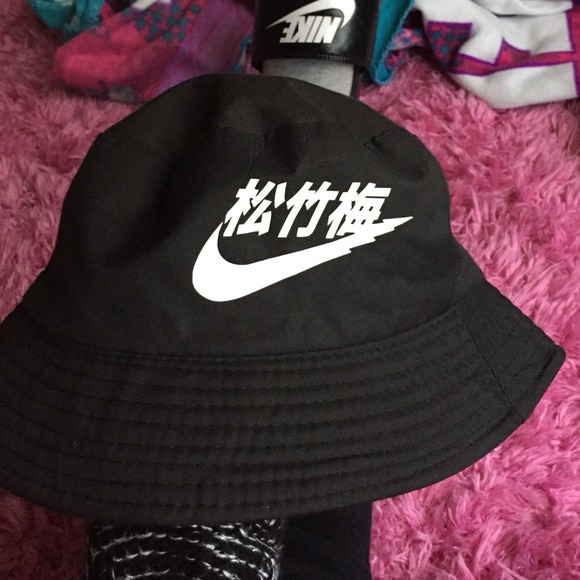 Nike bucket hat