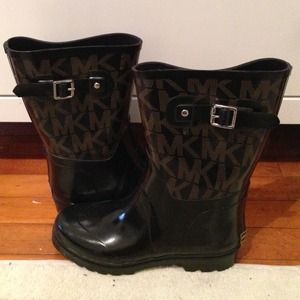 Michael Kors MK logo w/ buckle mid calf rainboots