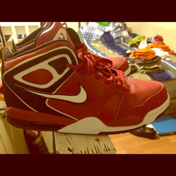Nike Shoes - Brand new nike flights never worn