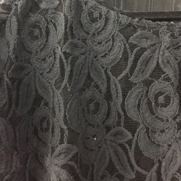 Black sheer floral top - Picture 2 of 2