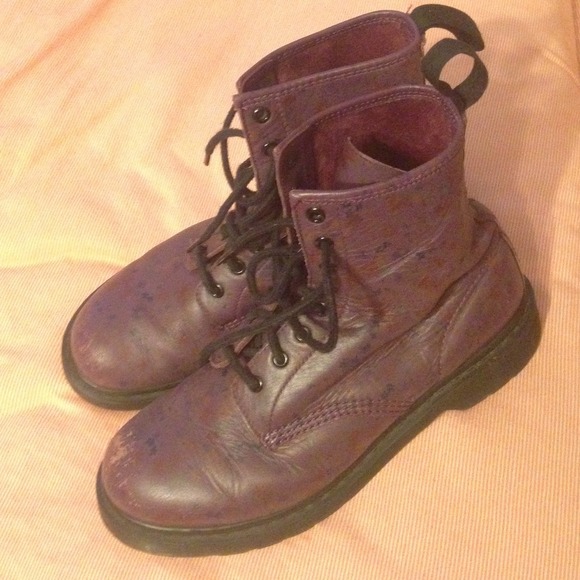 ✨SOLD ON 🅿️🅿️✨ DR MARTENS purple flowers size 10 - Picture 2 of 4