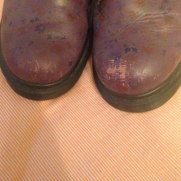 ✨SOLD ON 🅿️🅿️✨ DR MARTENS purple flowers size 10 - Picture 3 of 4