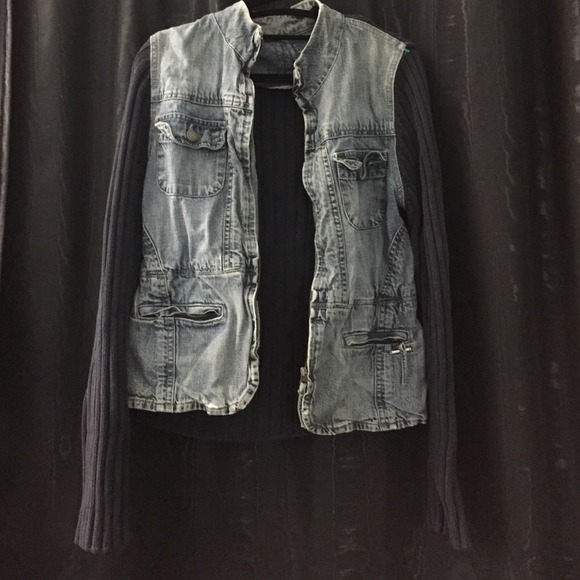 Jean jacket with navy knitted sleeves - Picture 1 of 2