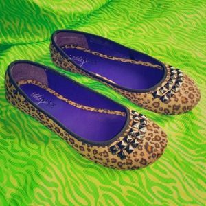"Wildly Stylish" Cheetah Print Flats!