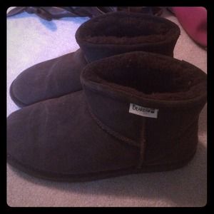 Brown bearpaw ultra short boots