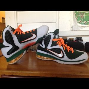 Lebron 9 Miami Hurricanes size 10 USED! FIRM PRICE