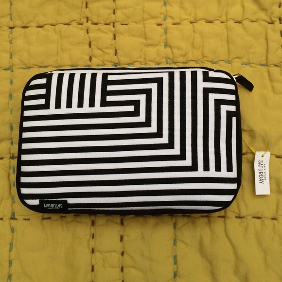 Kate Spade Saturday cosmetic case NWT