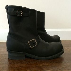 Frye Engineer 8R Boot