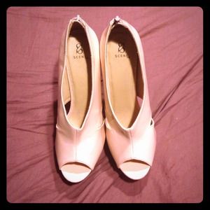 NEVER WORN nude "Scene" pumps women's size 11