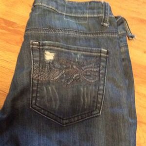 Distressed skinny jeans