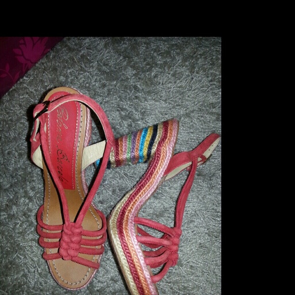 🎉🎉sale 🎉🎉Sexy red platform sandals worn twice
