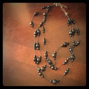 Stylish necklace very pretty to dress up an outfit