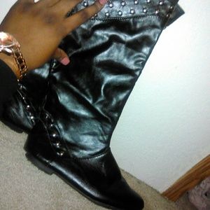 Black Boots