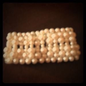 Stretch faux pearl bracelet