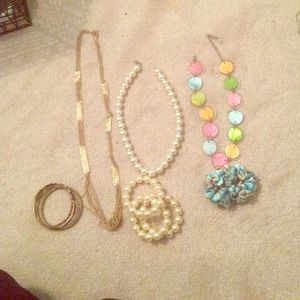Necklace statement bundle pack with bracelets