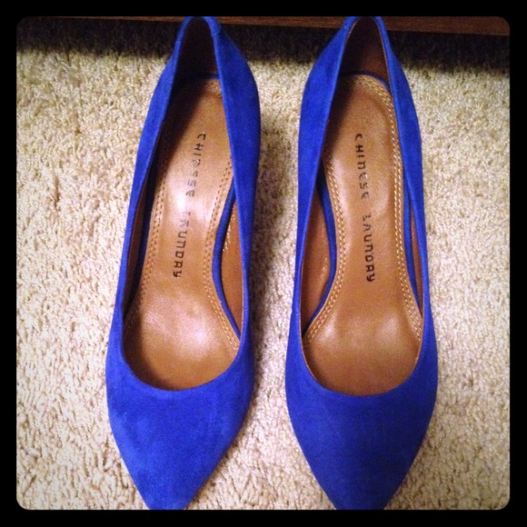 Chinese Laundry Bright Cobalt Suede Pumps