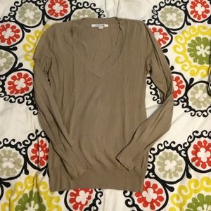 ⛔️SOLD⛔️Beige v neck sweater