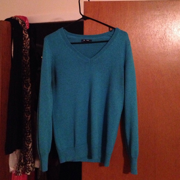 Old Navy sweater