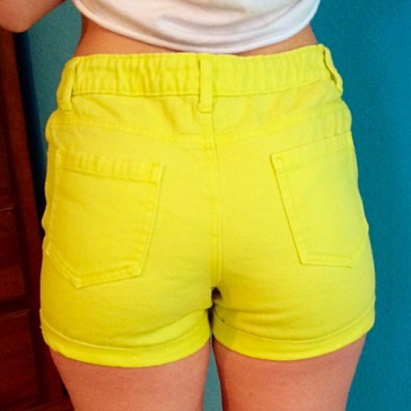 Vintage neon yellow high waisted shorts - Picture 2 of 4