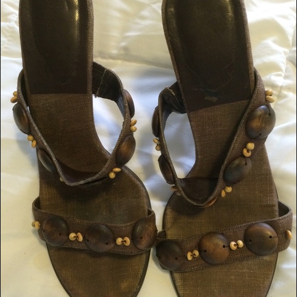 Brown Hawaiian style heels - Picture 3 of 4