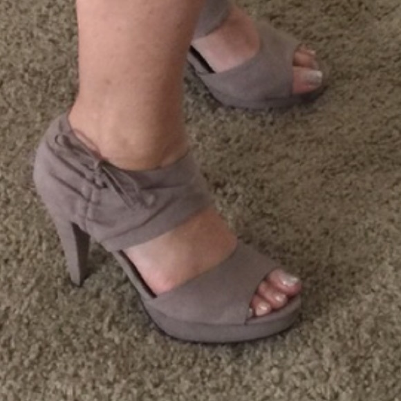 Sexy Taupe Suede Peep Toe Heels - Picture 4 of 5
