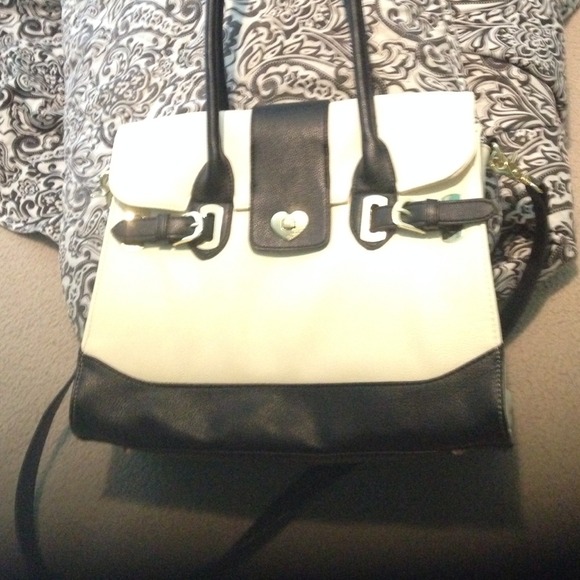 Betsey Johnson Handbags - Betsy Johnson purse