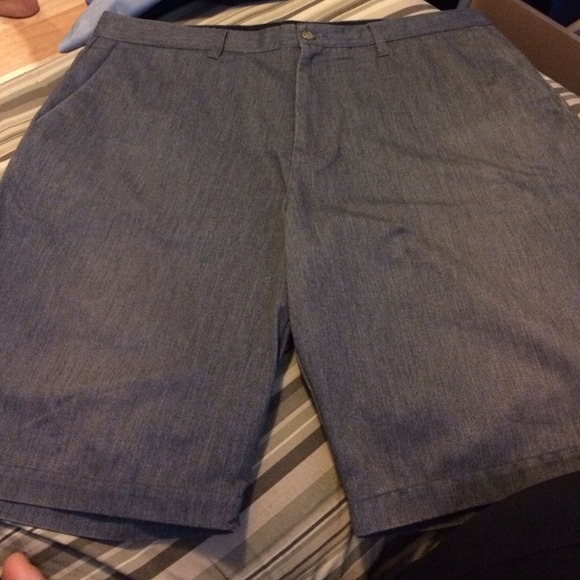 PRICE REDUCED ⬇️Volcom Men Shorts