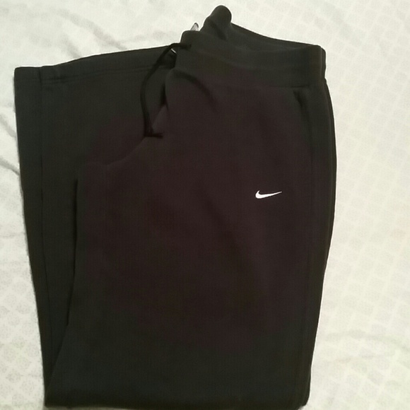 Black Nike warm up / sweat pants