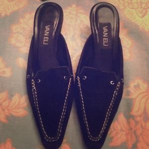 Vaneli Black suede Mules