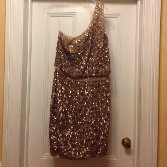 One shoulder sleeveless knee length dress