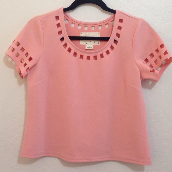 Cute pink cutout top