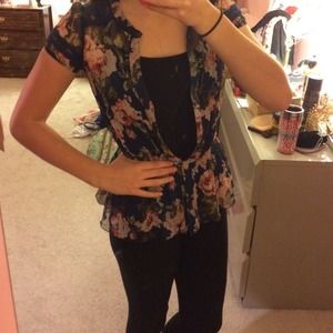 Floral short sleeve top