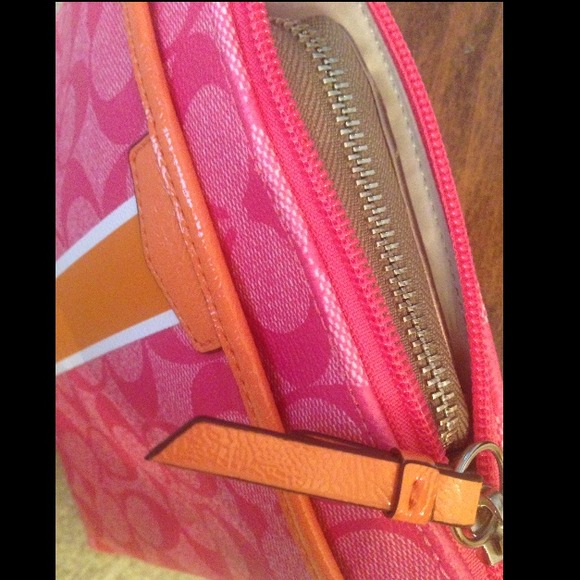 ❌Additional pics of Coach Swingpack❌ - Picture 3 of 3