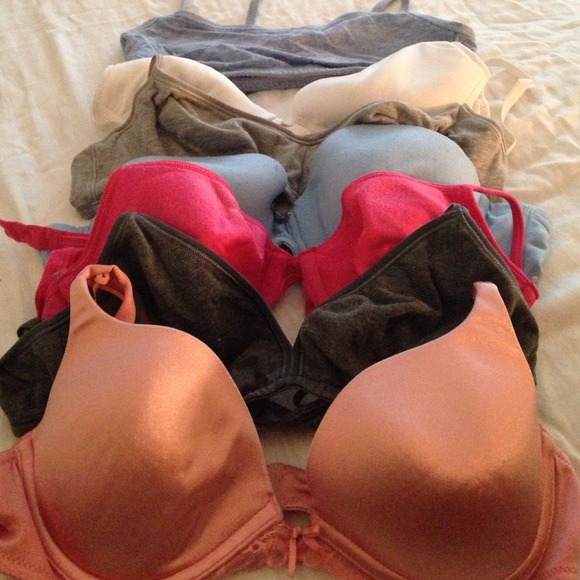 7 previously loved Victoria's Secret Bra's.