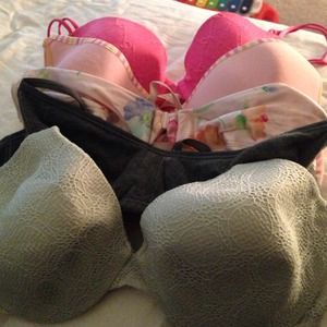 7 Victorias Secret Bras