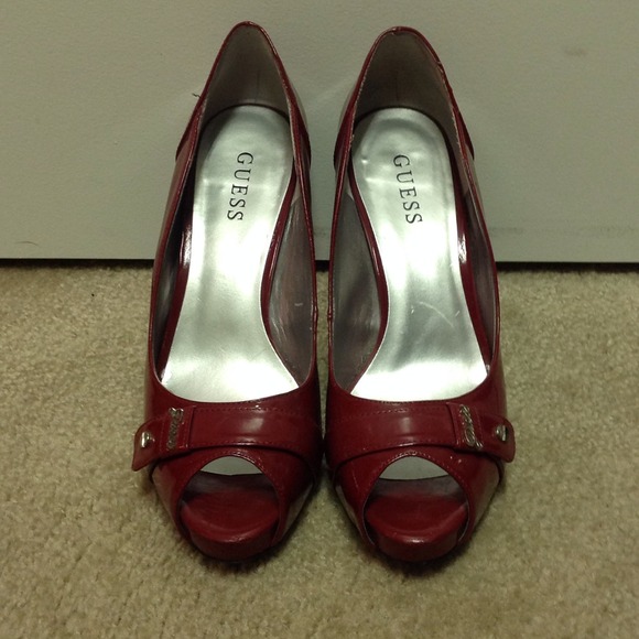 Guess dark red pumps heels 8.5