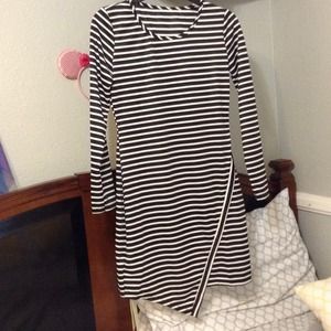 🌑Black and white stripe asymmetrical dress🌑