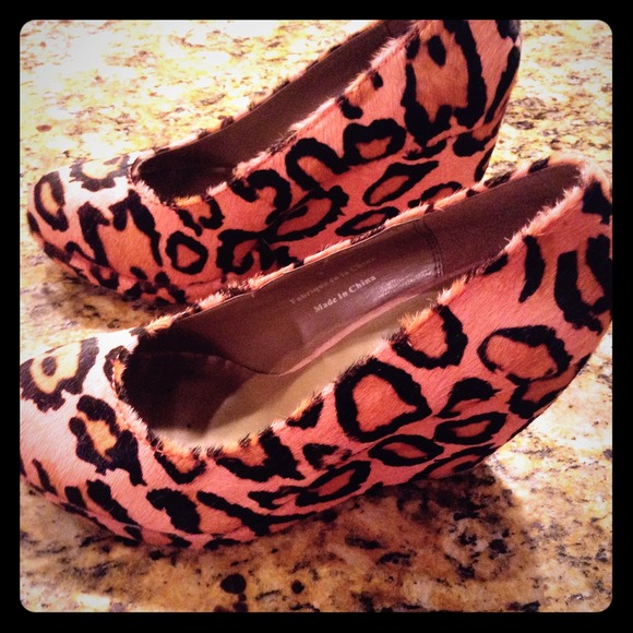 Urban Outfitters Cooperative Wedge Pump size 9