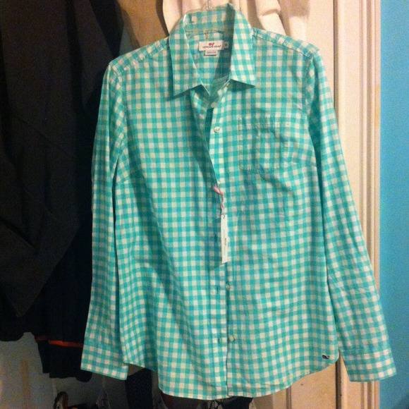 Brand new Vineyard Vines Button Down Shirt