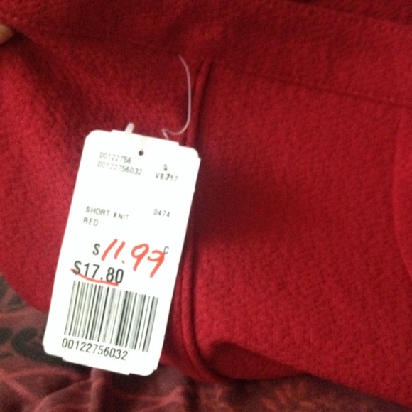 Red high waisted shorts - Picture 2 of 2