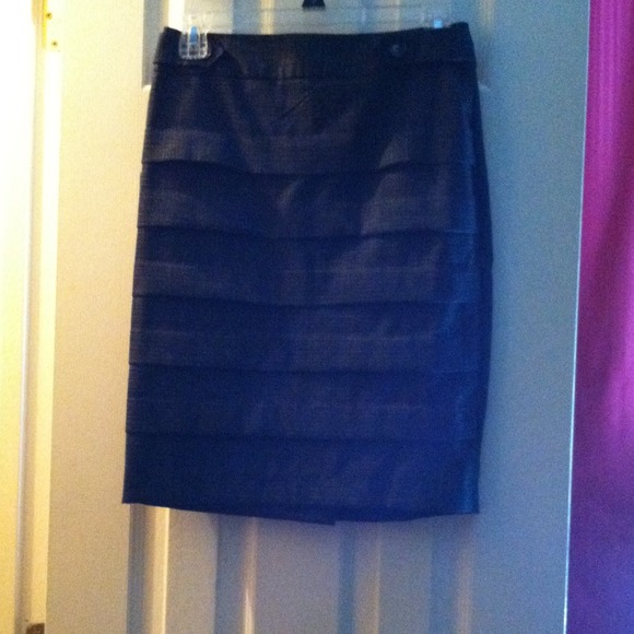 Gray pencil skirt