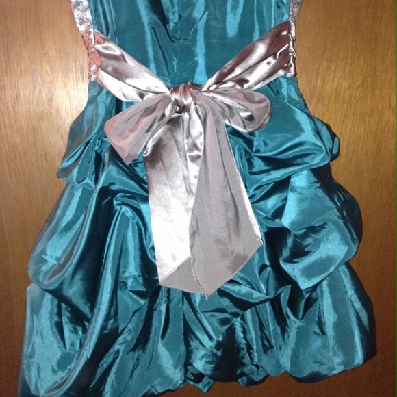 Homecoming dress - Picture 2 of 3