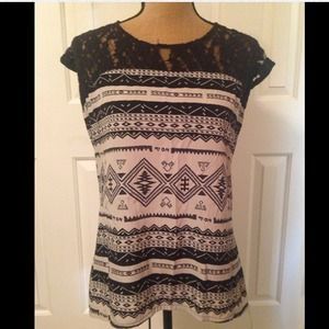 ⚡️BUNDLE⚡️Lace Aztec Print Top