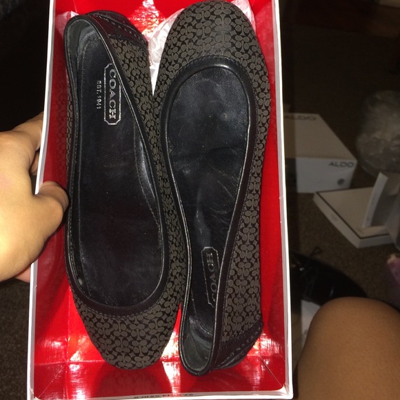 Coach flats